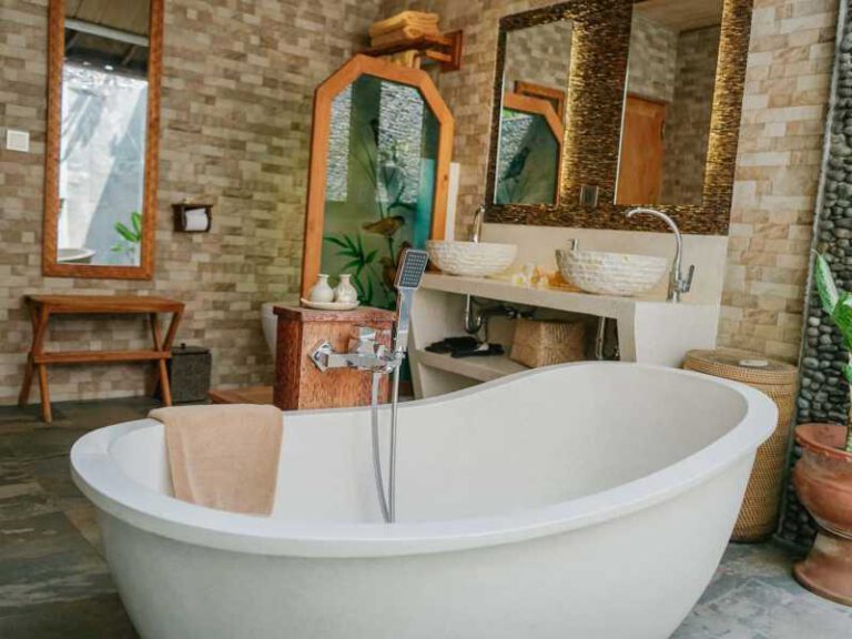 800 - Puri Dajuma - Puri-Dajuma-Bali-Cottages-Bathroom