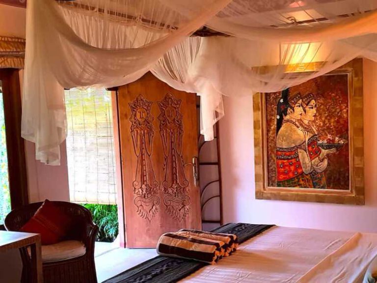 800 - Puri Dajuma - Puri-Dajuma-Bali-Cottages-Bedroom-Decorations