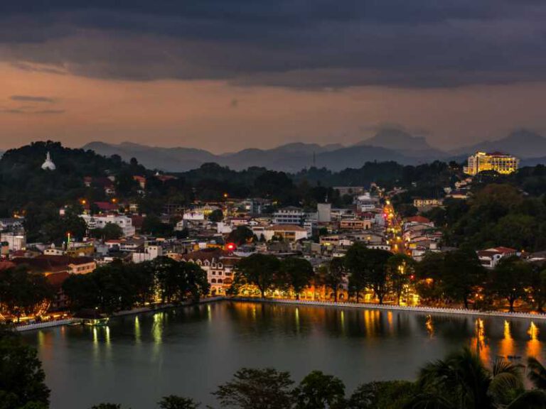 800 - beautiful-kandy-city-and-lake-at-night-kandy-sri-lanka