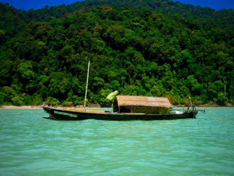 800 - Surin Islands -16 - Koh Surin (c) Andaman Discoveries