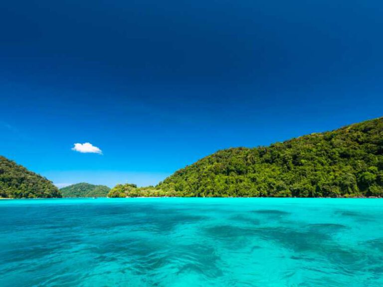 800 - Surin Islands -clean-and-bright-tropical-sea-with-blue-sky-at-surin-island-thailand