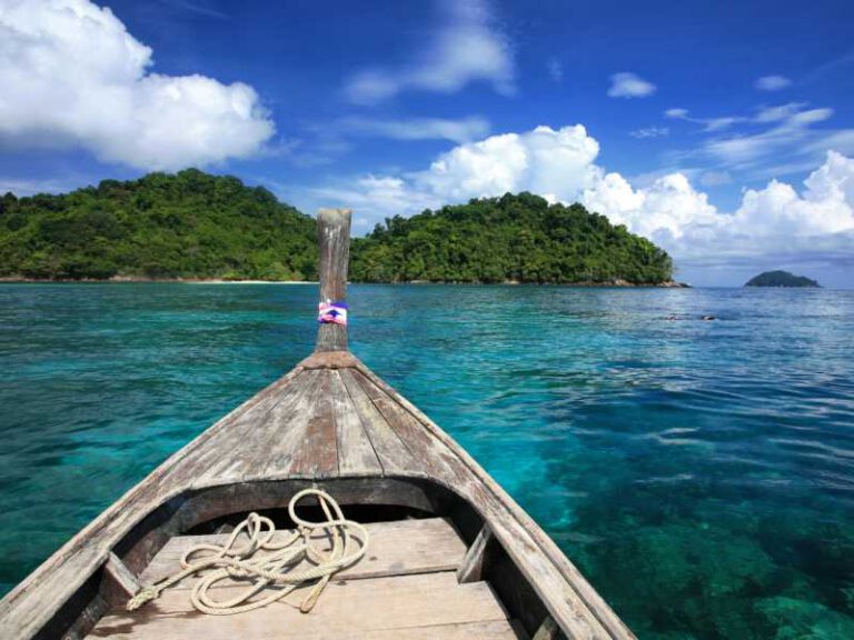 800 - Surin Islands -snorkelling-spot-of-surin-island-summer-seascape-or-idyllic-travel