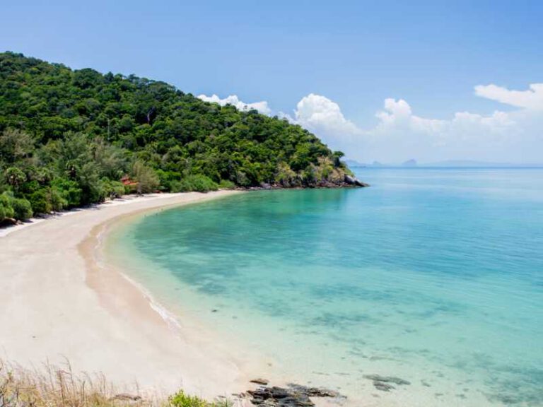 800 - Koh Lanta - tropical-beach-with-sea-blue-sky-andaman-sea-koh-lanta-krabi-thailand