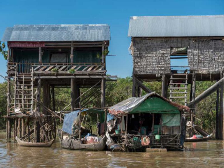 800 - Tag 3 - stilt-houses-on-tonle-sap-lake-kampong-phluk-siem-reap-cambodia(1)