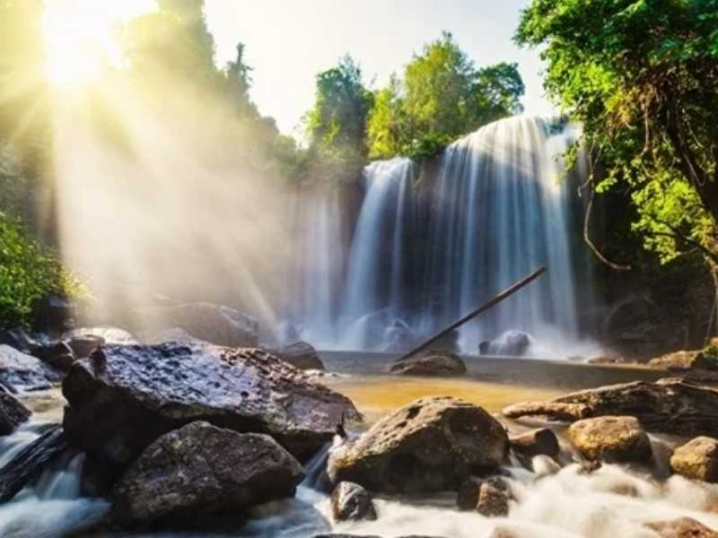 800 - Tag 2 - Cambodia_Kampot_Nature_Tropical_Waterfall_in_Cambodia_InvalidName600x366-crop-crop