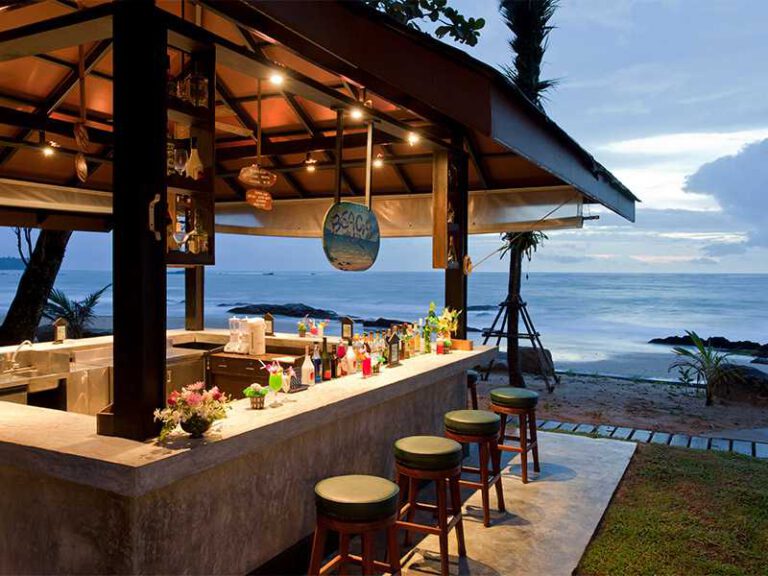 800 -Khao Lak Merlin - sunset-bar-beach-bar