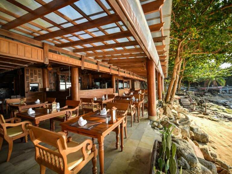 800 - Santhiya Koh Phangan - By the Sea Bar and Restaurant (3)