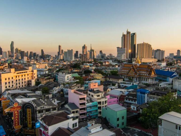 800 - Bangkok Streetfood - above-view-from-rooftop-on-china-town-in-the-middle-of-city-bangkok-thailand