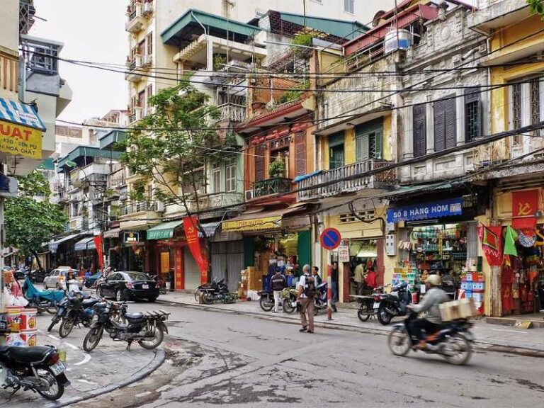 800 - Vietnam - the-old-quarter-houses