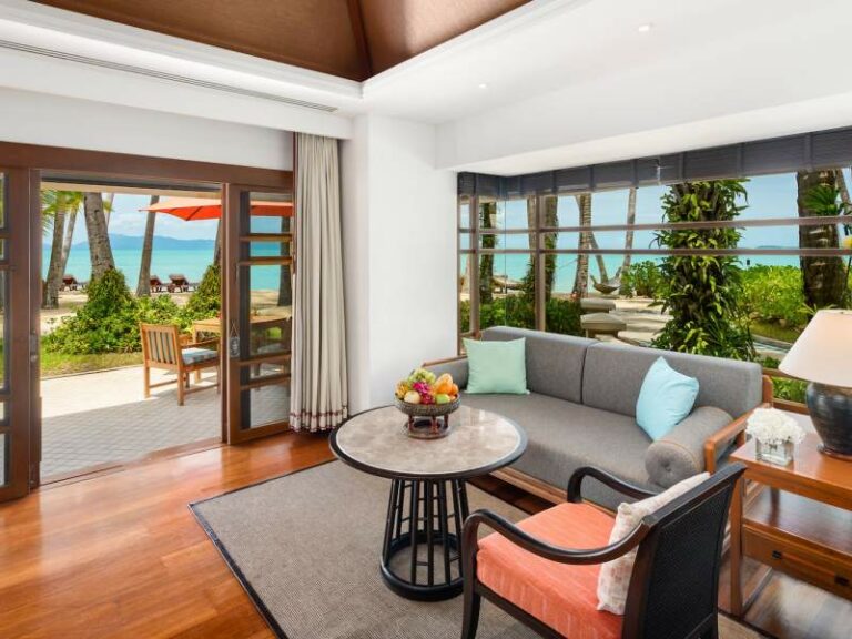800 - Santiburi - 02-deluxe-beachfront-villa-living-room