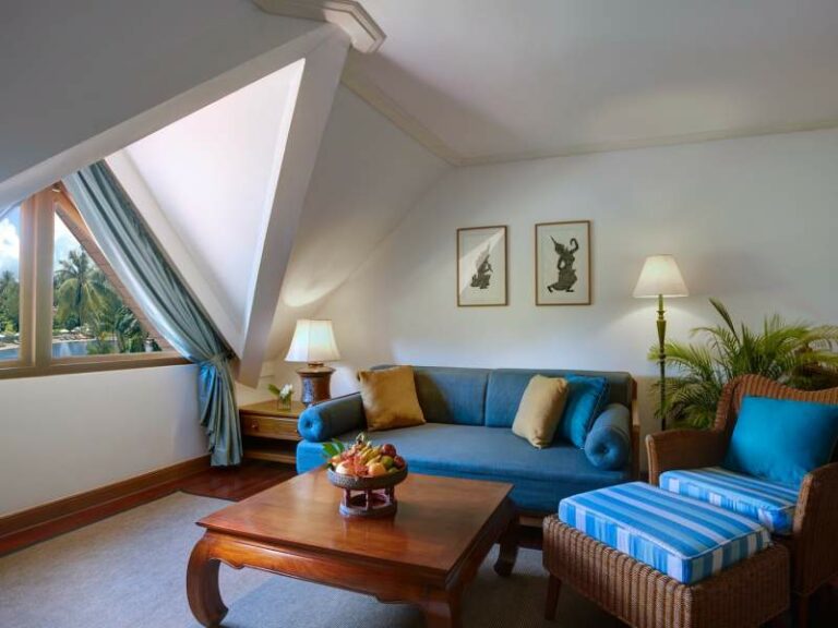 800 - Santiburi - 03-duplex-suite-livingroom