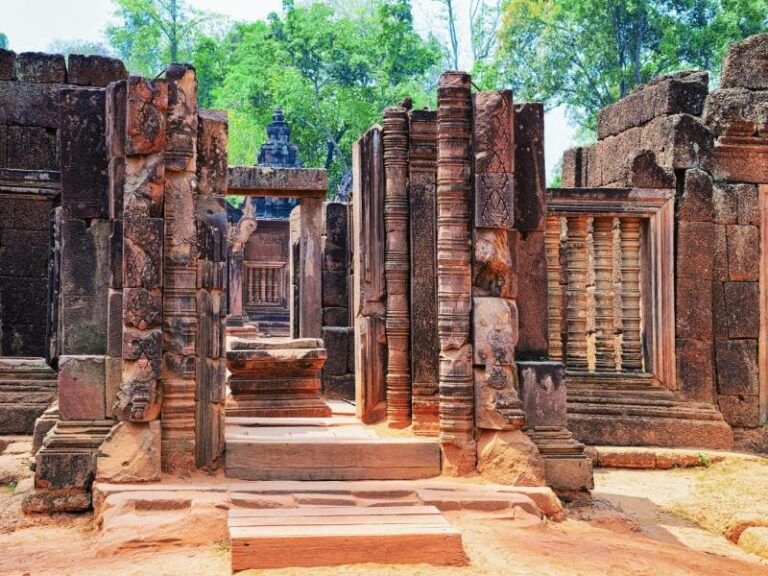 800 - RI-K-5-001banteay-srei-temple-complex-at-siem-reap-cambodia