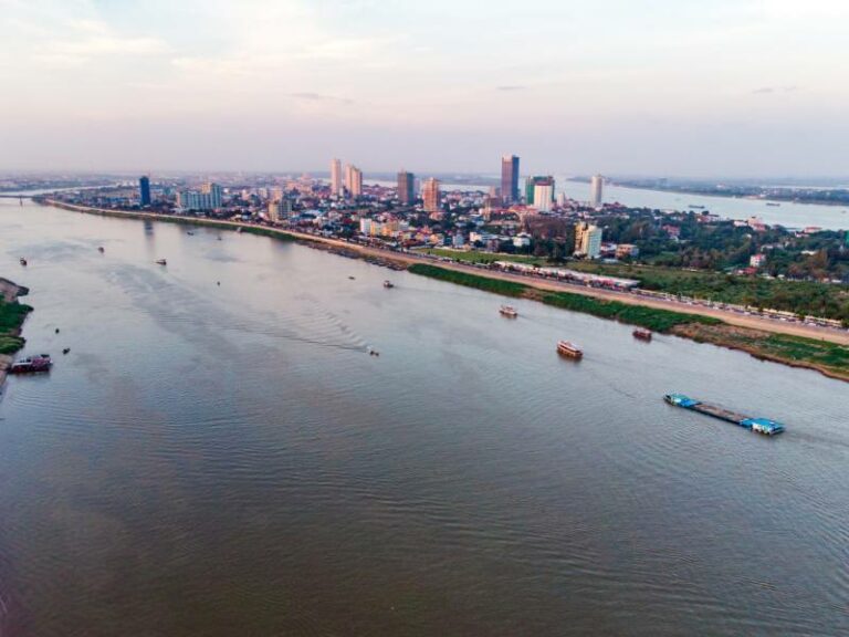 800 - RI-K-5-001phnom-penh-city-skyline-and-tonle-sap-river-phnom-penh-is-capital-and-largest-city-in-cambodia-top-aerial-view