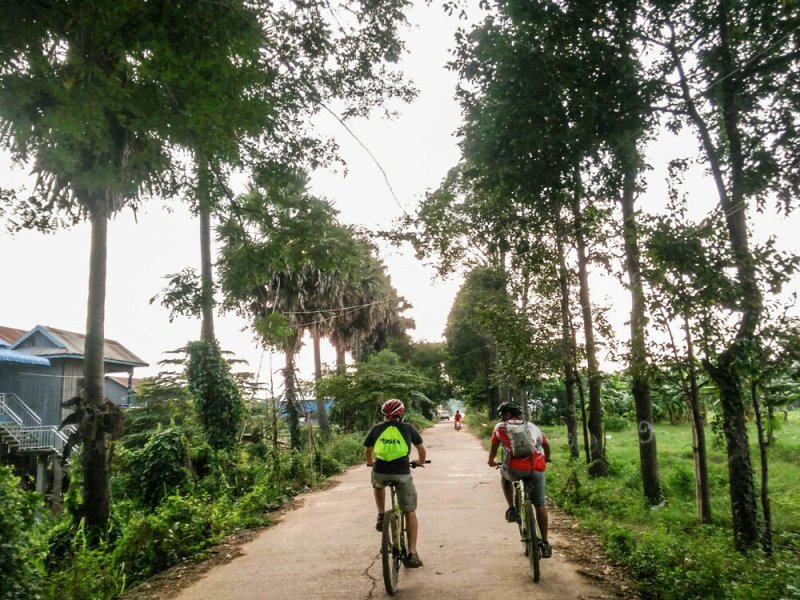 800 - 7D Cycling PNH-REP - EasiaEasia_Travel_Phnom_Penh_-_Discover_the_mighty_Mekong_s_Silk_Island_by_bicycle_68686-1000px