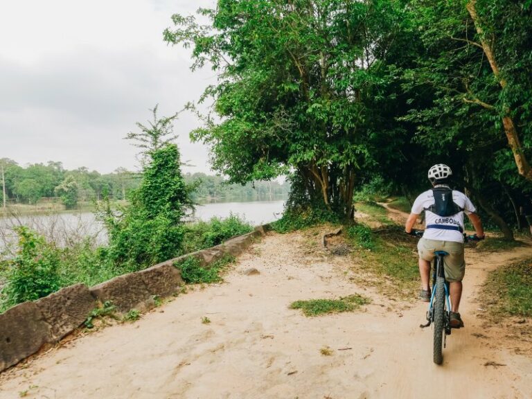 800 - 7D Cycling PNH-REP - EasiaSiem Reap - Angkor Complex Petit Tour