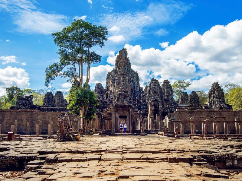 800 - 7D Cycling PNH-REP - Easiabayon-temple-with-giant-stone-faces-angkor-wat-siem-reap-cambodia