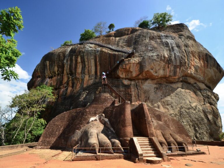 800 - 7D Klassik Sri Lankasigiriya-lion-rock-fortress-sri-lanka