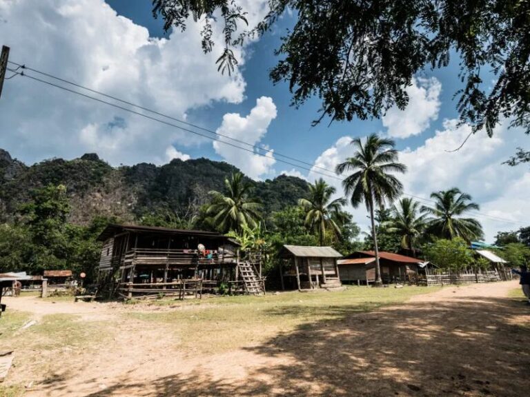 800 - RI-L-4-002Easia_Travel_Hinboun_-_Full_Day_Tour_on_the_Other_Side (8)