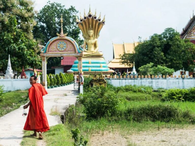 800 - RI-L-4-002Easia_Travel_LAOS_-_Si_Phan_Don_-_Mekong_River_Life_E