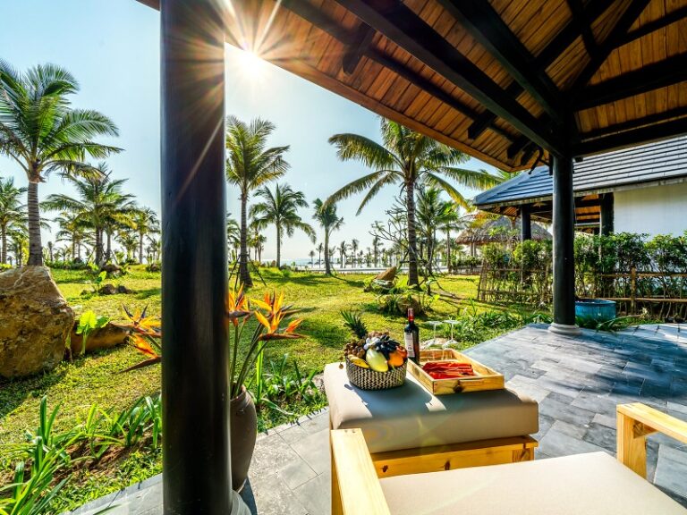 800 - Bliss Hoi AnBeachfront Bungalow terrace