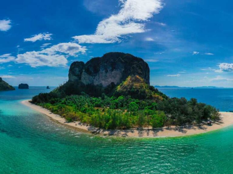 800 - Krabi - aerial-view-of-poda-island-in-krabi-thailand