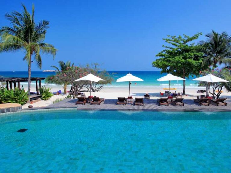 800 - Paradee Resort - Paradee Main Pool