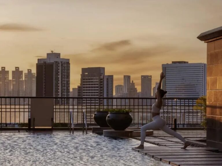 800 - Banyan Tree BangkokStreching840x1120