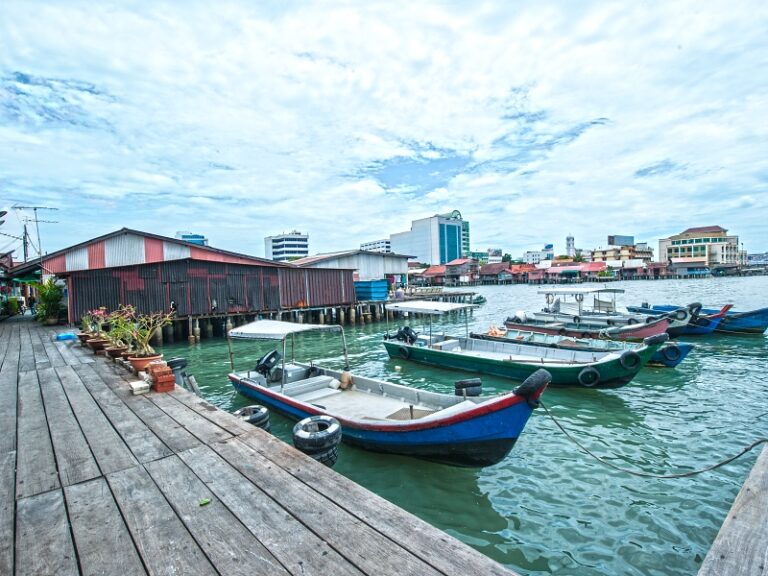 The Clan Jetties are one of the last bastions of old Chinese settlements with enclaves of wooden stilt houses perched over the sea. With the construction of the quay in 1882, the waterfront was developed and settlements grew around these foundations. Gradually each jetty is identified with certain clans. The Chew Jetty is the largest and most well-known, with the most number of stilt houses and longest walkway as well as a temple.