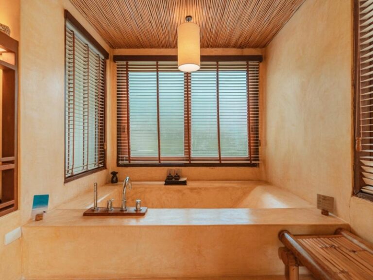 800 - High Season Pool Villa KOOD483907674