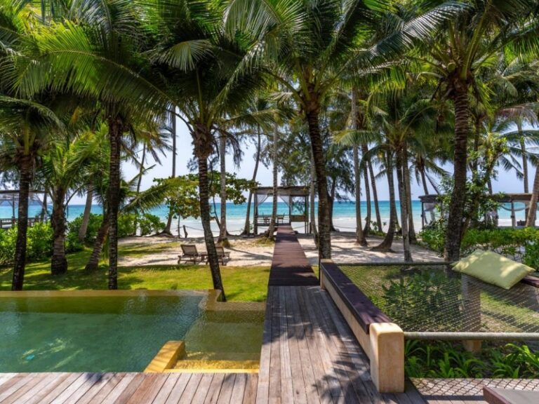 800 - High Season Pool Villa KOOD483909110