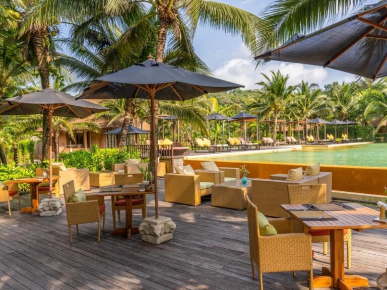 800 - High Season Pool Villa KOOD483917057