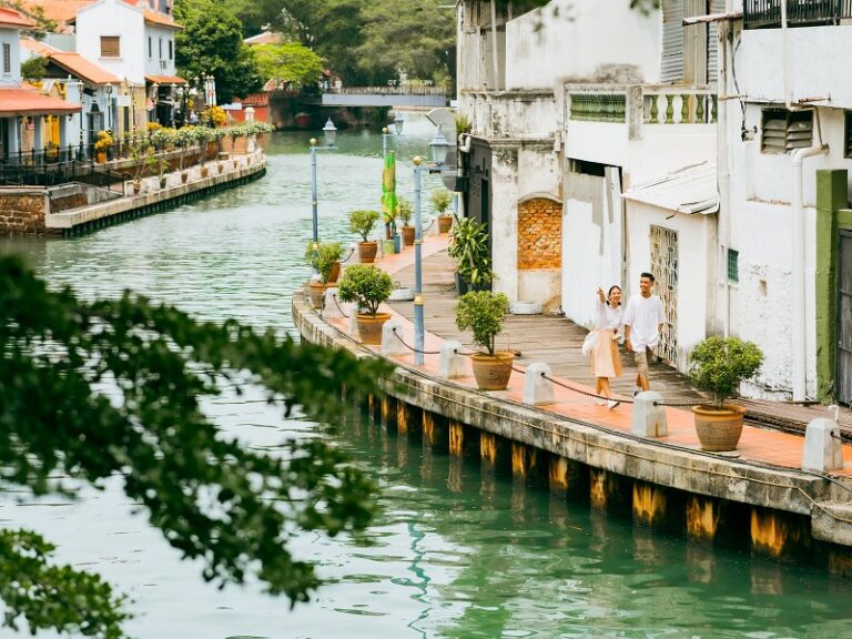 The advantage of choosing to do the Malacca River Walk on foot is that there are lots of places to explore on the way.
