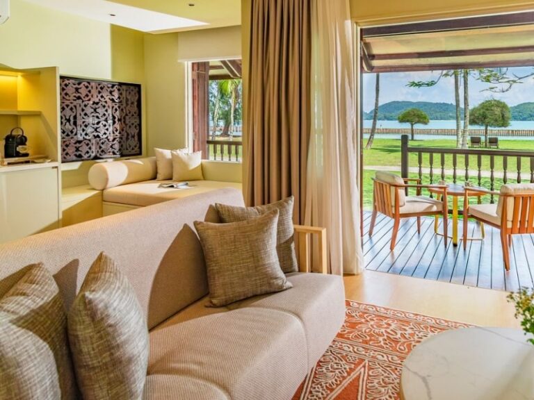 800 - Pelangiliving-room-1