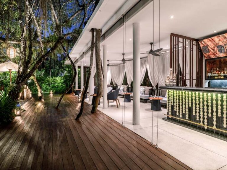 800 - The Sarojin - DI#10 ficus wine bar2