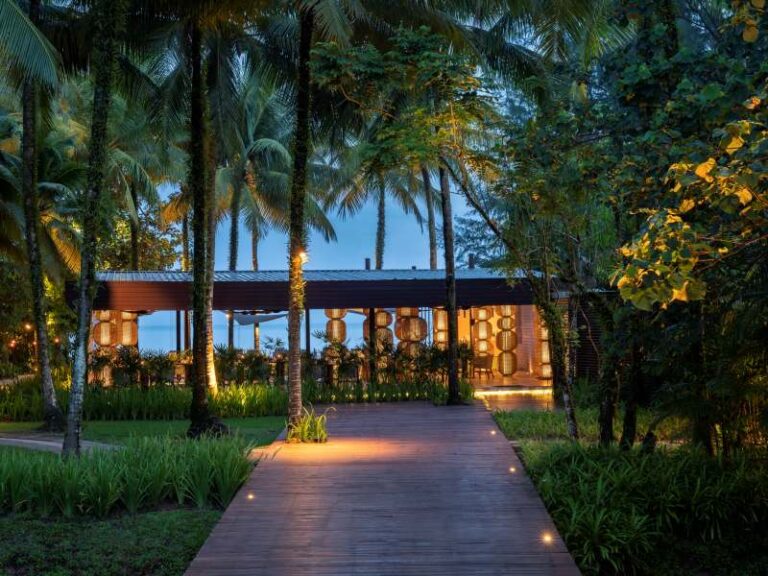 800 - The Sarojin - DI#11 edge restaurant