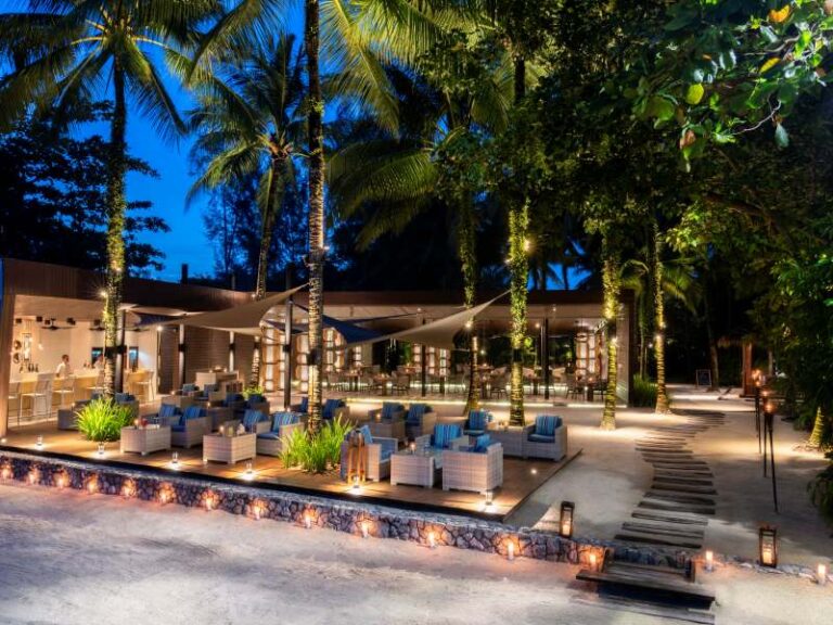800 - The Sarojin - DI#12 beach bar