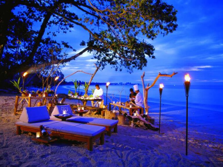 800 - The Sarojin - PD#2 private dining_beach2