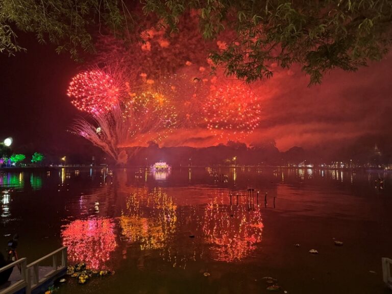 800x600 - Tripseed - Tripseed Copy Right 2025-Light Festival Sukhothai Historical Park4