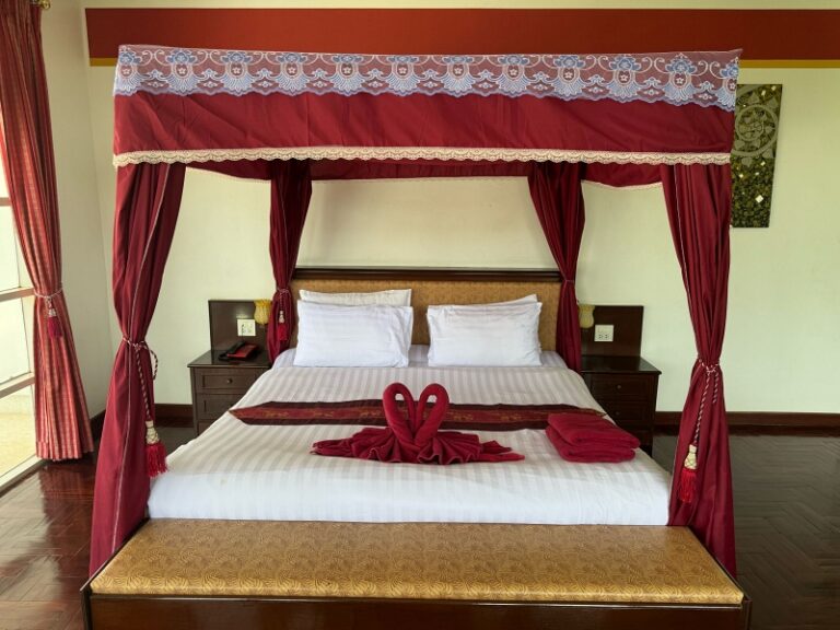 800x600 - Ao Thai Resort - Honeymoon-Bett-1MB