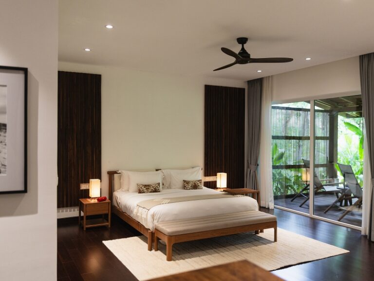 800x600 - Farmhouse Signature - Luxury Bungalow Room