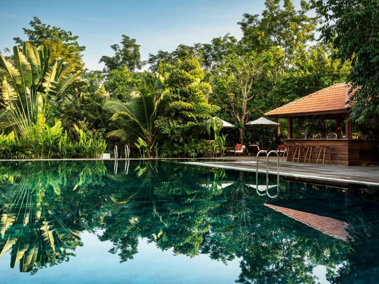 800x600 - Farmhouse Signature - Pool and Poolbar