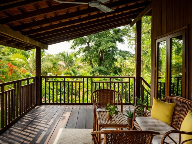 800x600 - Farmhouse Signature - Premium Khmer Bungalow–Terrasse