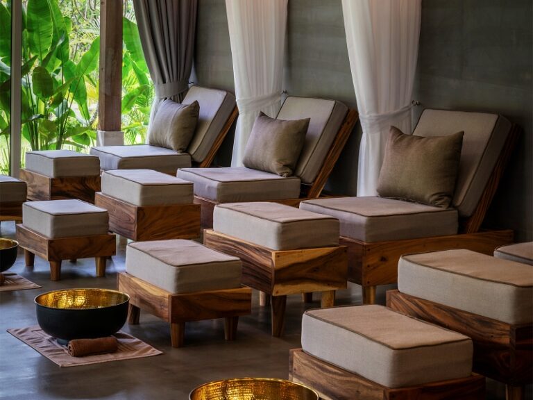 800x600 - Farmhouse Signature - Sanctuary Spa–Treatment Room