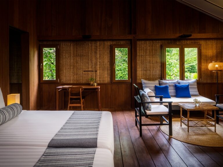 800x600 - Farmhouse Zimmer - Deluxe Khmer Bungalow-Bed