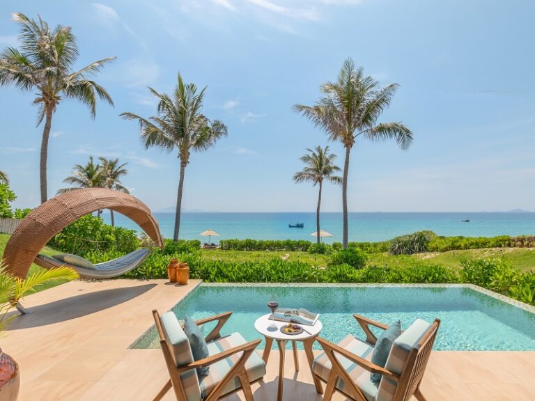 800x600 - Fusion Cam Ranh Accomodation - Beach Front Pool Villa