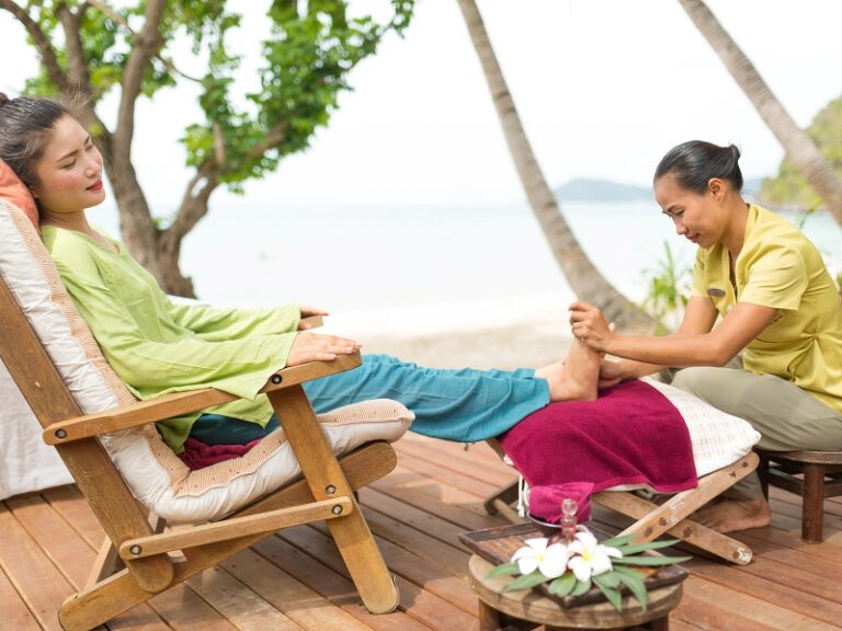 800x600 - Le Vimarn Samet - Dhivarin Spa - Beach Massage