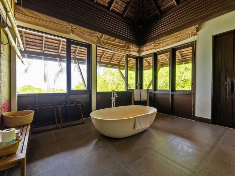800 - Batu Batu - batu-batu-beach-villa-photo-07