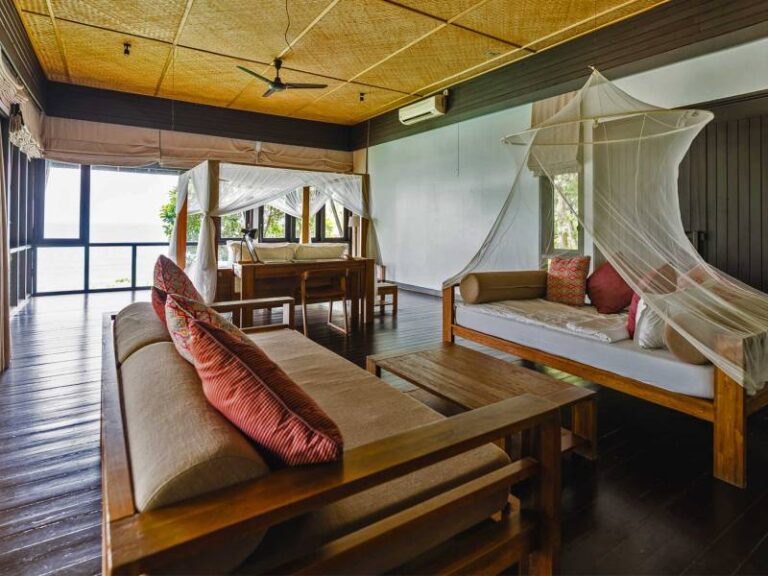 800 - Batu Batu - batu-batu-ocean-deluxe-villa-photo-01