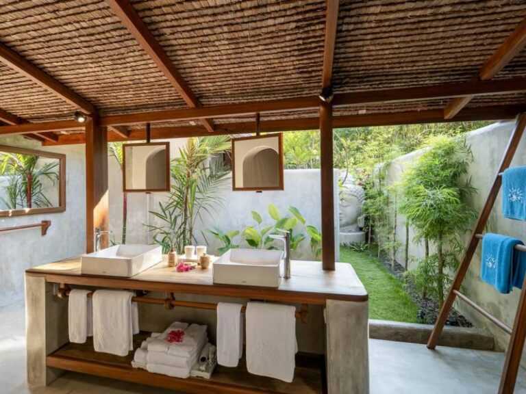 800 - Coral Eye - Coral+Eye_Pool+Villa_Open+Bathroom