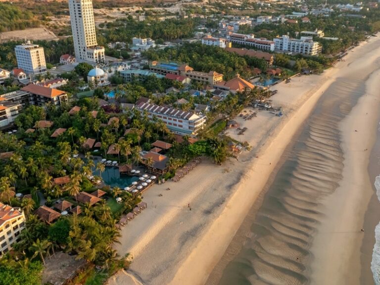 800 - Anantara Mui Neanantara_mui_ne_beach_coastal_1920x1037